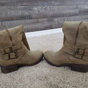 Suede boots